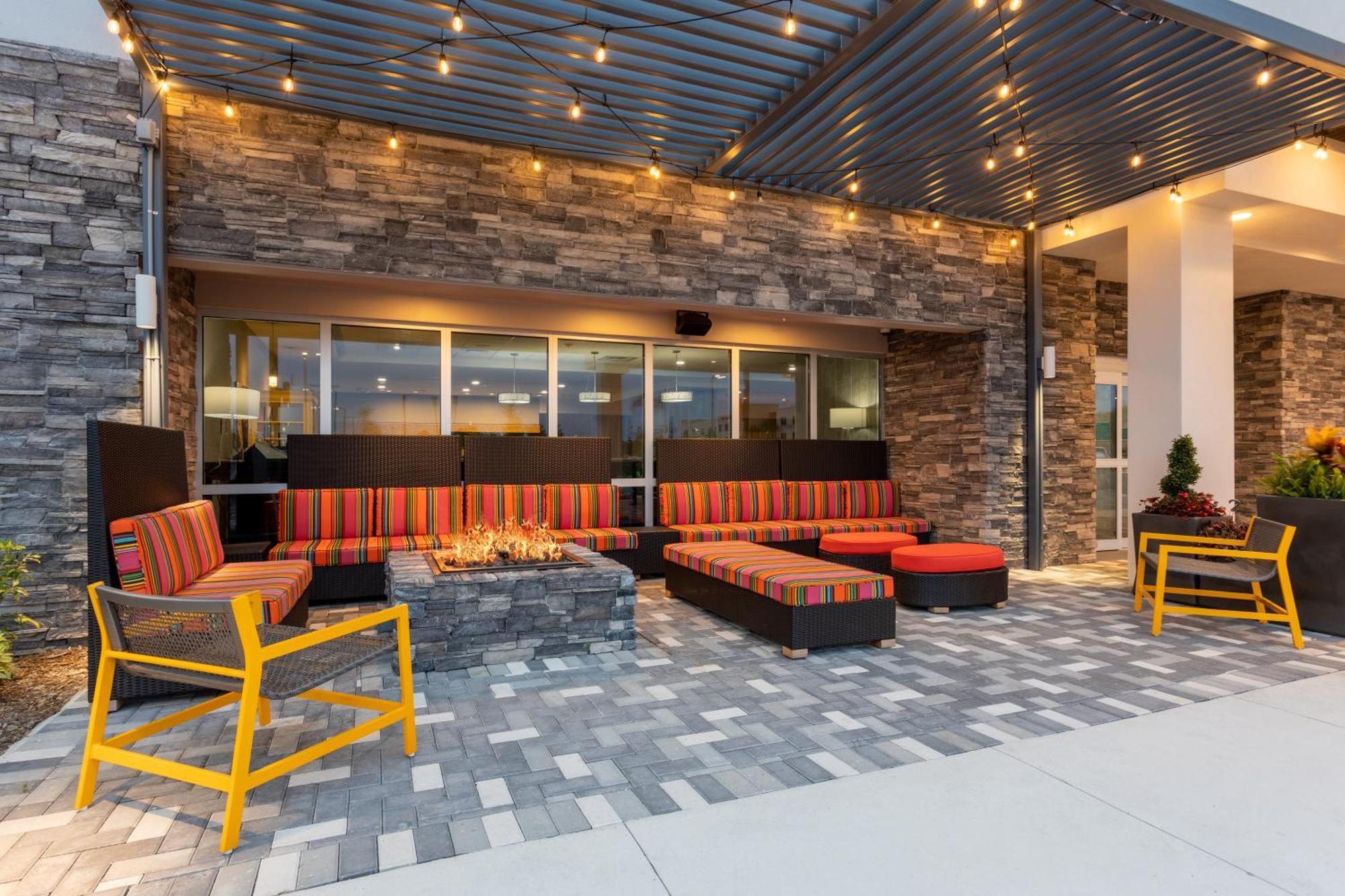 Home2 Suites By Hilton Vero Beach I-95 West Vero Corridor Exterior photo